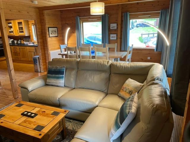 Luxury 3 Bedroom, 3 Bathroom Lodge With Hot Tub Llanbedr  Exterior photo