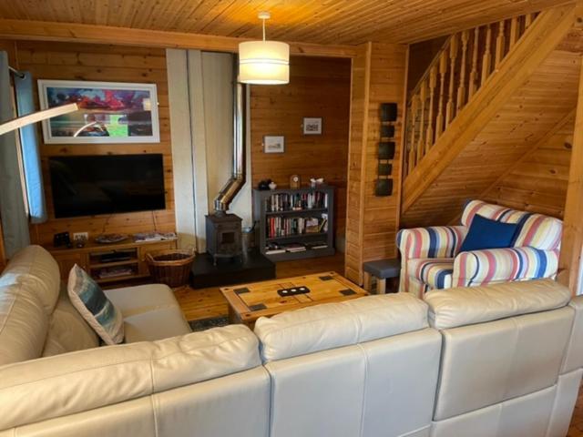 Luxury 3 Bedroom, 3 Bathroom Lodge With Hot Tub Llanbedr  Exterior photo