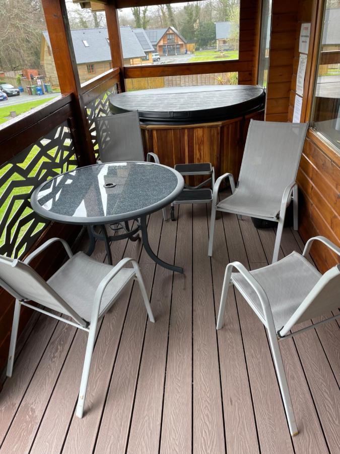 Luxury 3 Bedroom, 3 Bathroom Lodge With Hot Tub Llanbedr  Exterior photo