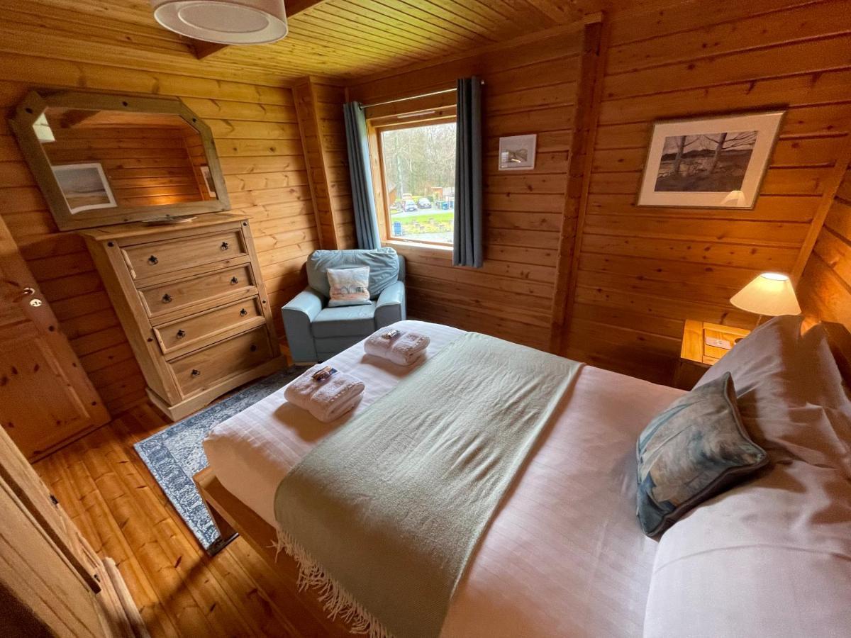 Luxury 3 Bedroom, 3 Bathroom Lodge With Hot Tub Llanbedr  Exterior photo